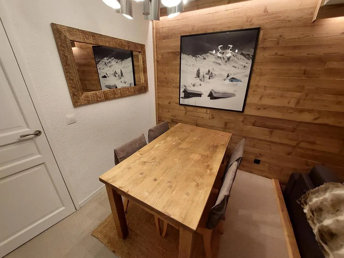 40M2 - Ski Aux Pieds - La Tania - Parking Couvert Apartment